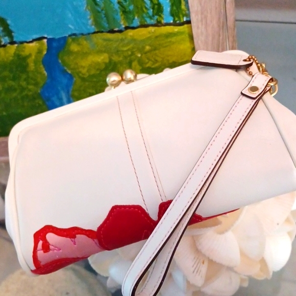 EXCELLENT CONDITION 2005 VINTAGE POPPY FOR PEACE  COACH KISSLOCK WRISTLET - Picture 9 of 17